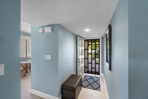 Property Slideshow image 2 of 37 | 5533 fairway park dr apt 204, Boynton Beach, FL, 33437