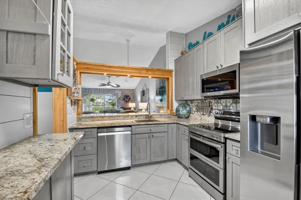 Property Slideshow image 3 of 50 | 7578 tahiti ln apt 201, Lake Worth, FL, 33467