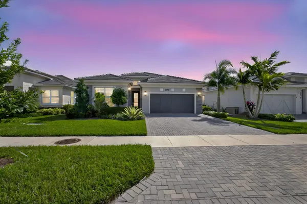 Property Slideshow image 2 of 88 | 10050 regency way, Palm Beach Gardens, FL, 33412