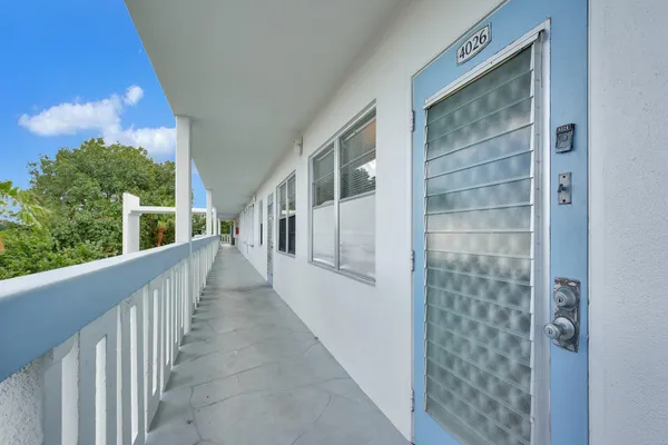 Property Slideshow image 2 of 37 | 4026 swansea b, Deerfield Beach, FL, 33442