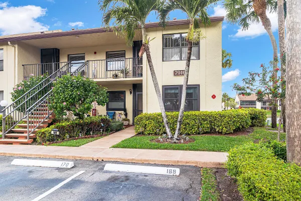 Property Slideshow image 3 of 57 | 7916 willow spring dr 1416, Lake Worth, FL, 33467