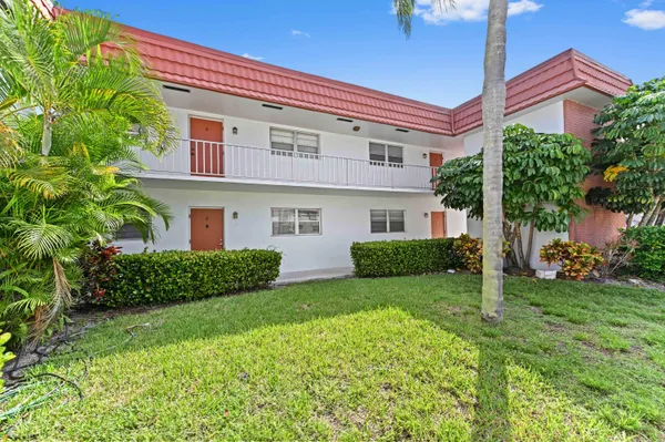 Property Slideshow image 2 of 41 | 2600 se ocean blvd aa8, Stuart, FL, 34996