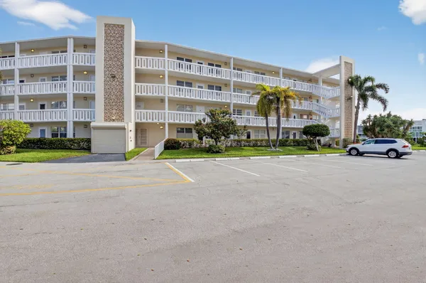Property Slideshow image 2 of 73 | 425 grantham b, Deerfield Beach, FL, 33442