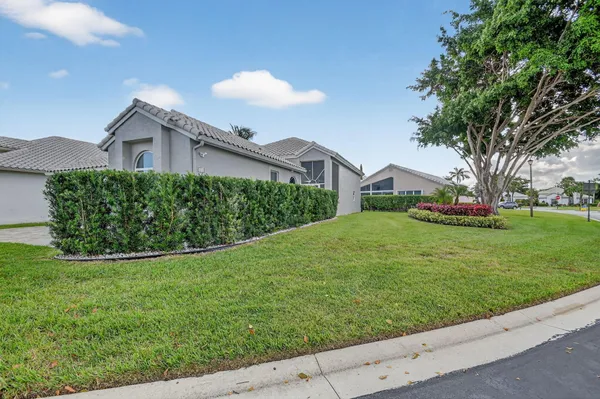 Property Slideshow image 3 of 111 | 6430 three lakes ln, Boynton Beach, FL, 33437