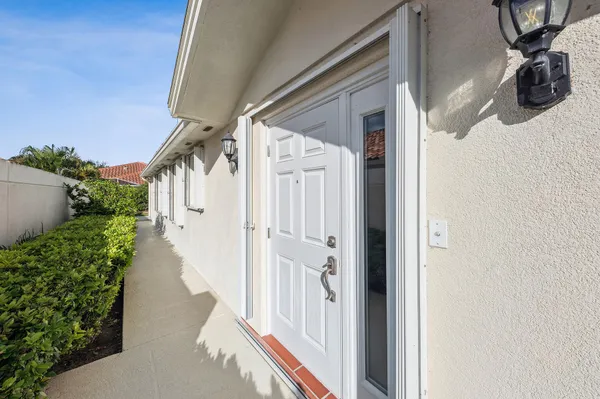 Property Slideshow image 2 of 42 | 7108 gila ln, West Palm Beach, FL, 33411