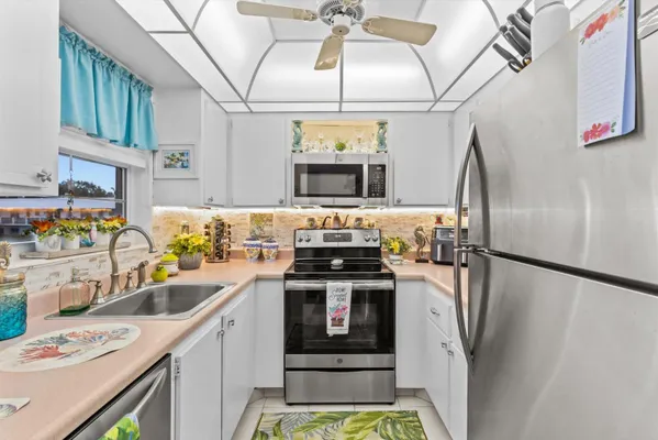 Property Slideshow image 3 of 29 | 2929 se ocean blvd 130-9, Stuart, FL, 34996