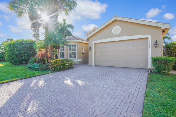 Property Slideshow image 2 of 41 | 6808 shamrock trl, Boynton Beach, FL, 33437