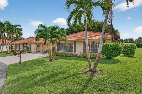 Property Slideshow image 2 of 46 | 4490 nutmeg tree ln b, Boynton Beach, FL, 33436