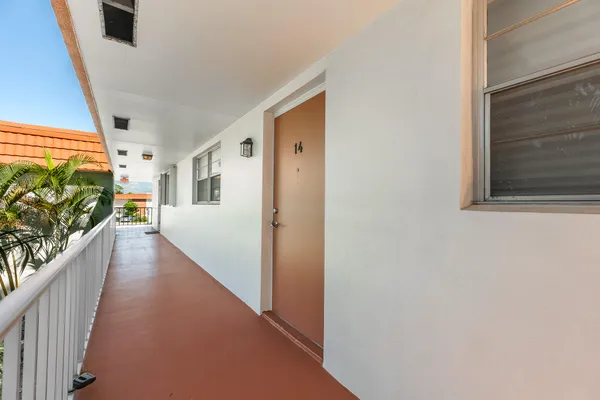 Property Slideshow image 2 of 19 | 2600 se ocean blvd ee14, Stuart, FL, 34996
