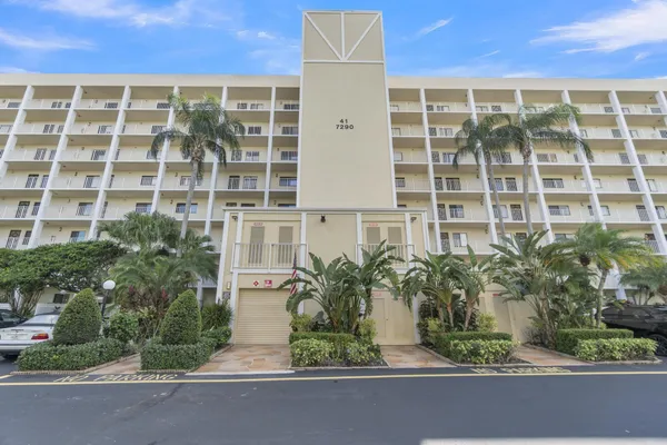 Property Slideshow image 2 of 79 | 7290 kinghurst dr apt 406, Delray Beach, FL, 33446