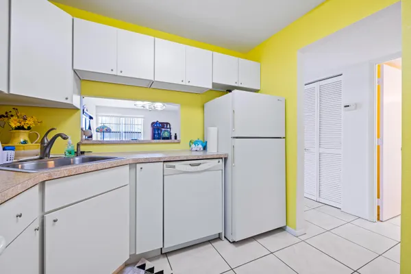 Property Slideshow image 3 of 23 | 12016 greenway cir s apt 203, Royal Palm Beach, FL, 33411