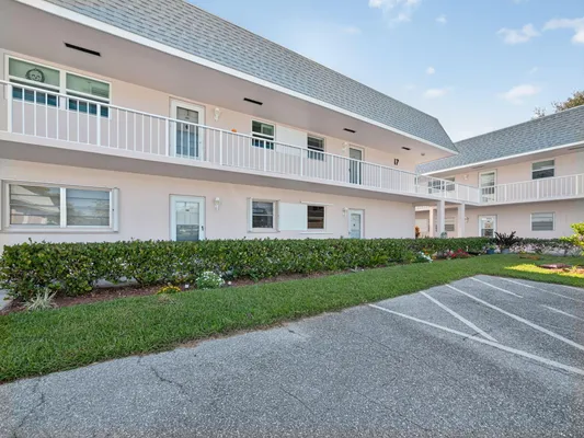 Property Slideshow image 2 of 23 | 18081 se country club dr # 17-170, Jupiter, FL, 33469