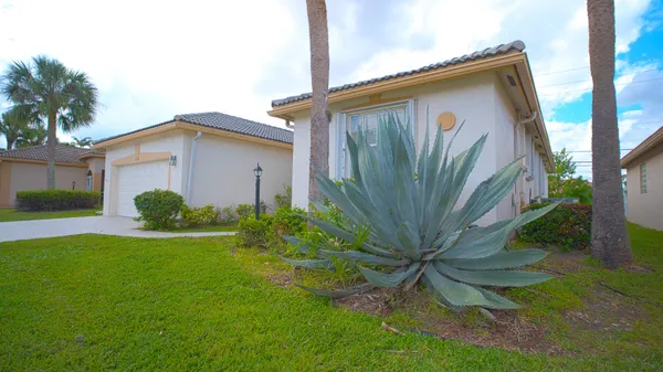 Property Slideshow image 3 of 24 | 3976 summer chase ct, Lake Worth, FL, 33467