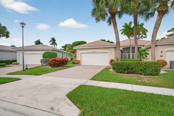 Property Slideshow image 3 of 94 | 10644 royal caribbean cir, Boynton Beach, FL, 33437