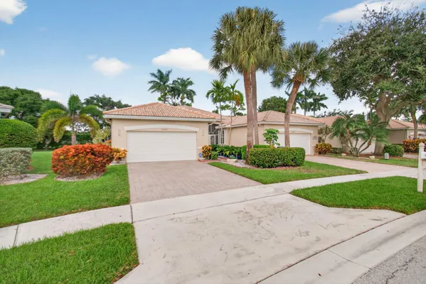 Property Slideshow image 2 of 94 | 10644 royal caribbean cir, Boynton Beach, FL, 33437