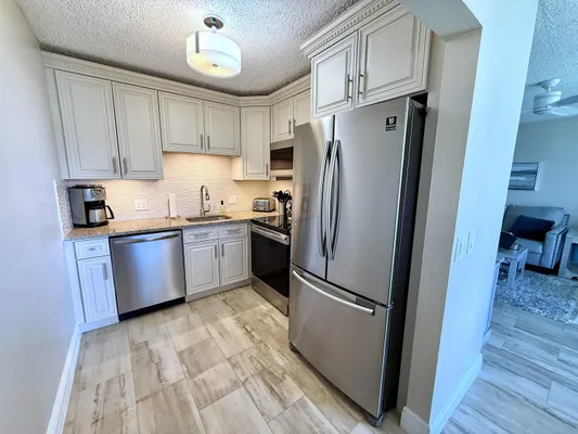 Property Slideshow image 3 of 70 | 359 oakridge t, Deerfield Beach, FL, 33442