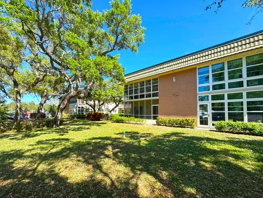 Property Slideshow image 2 of 25 | 6 vista gardens trl apt 206, Vero Beach, FL, 32962