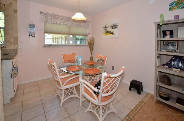 Property Slideshow image 3 of 25 | 6 vista gardens trl apt 206, Vero Beach, FL, 32962