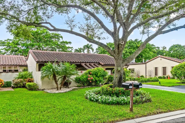 Property Slideshow image 2 of 46 | 21693 arriba real # 24-b, Boca Raton, FL, 33433