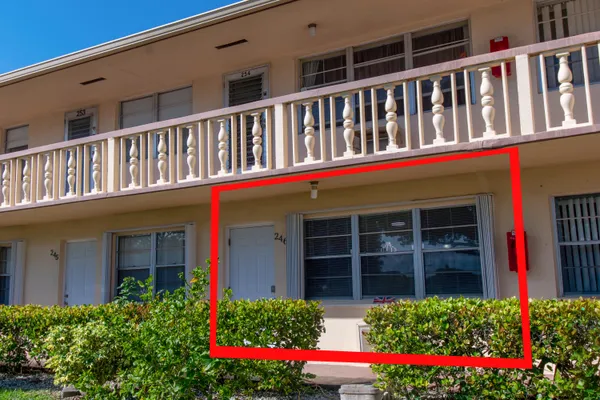 Property Slideshow image 2 of 16 | 246 northampton m, West Palm Beach, FL, 33417