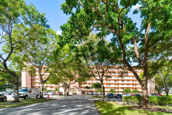 Property Slideshow image 2 of 32 | 14623 bonaire blvd 405, Delray Beach, FL, 33446