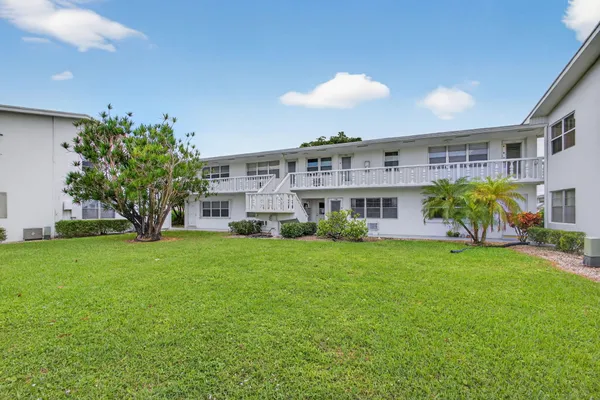 Property Slideshow image 2 of 30 | 150 coventry g, West Palm Beach, FL, 33417