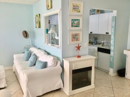 Property Slideshow image 3 of 84 | 107 sheffield e unit e, West Palm Beach, FL, 33417