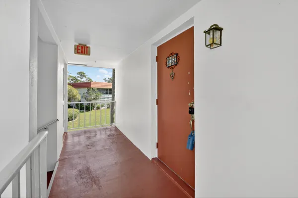 Property Slideshow image 2 of 24 | 2600 se ocean blvd l15, Stuart, FL, 34996