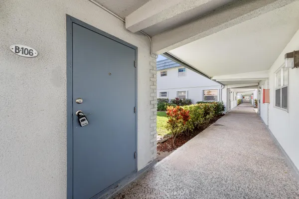 Property Slideshow image 3 of 58 | 106 tuscany b b, Delray Beach, FL, 33446