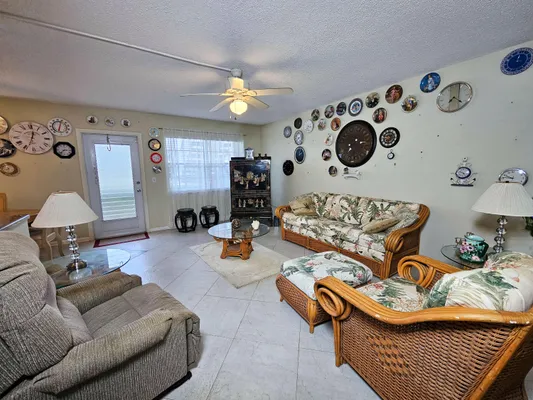 Property Slideshow image 2 of 21 | 131 somerset g, West Palm Beach, FL, 33417