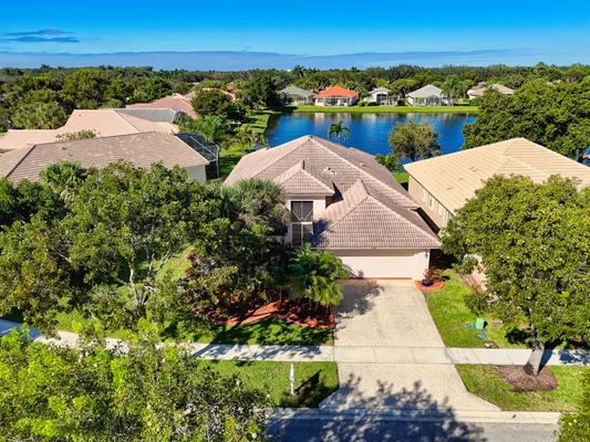 Property Slideshow image 2 of 44 | 9089 bay harbour cir, West Palm Beach, FL, 33411