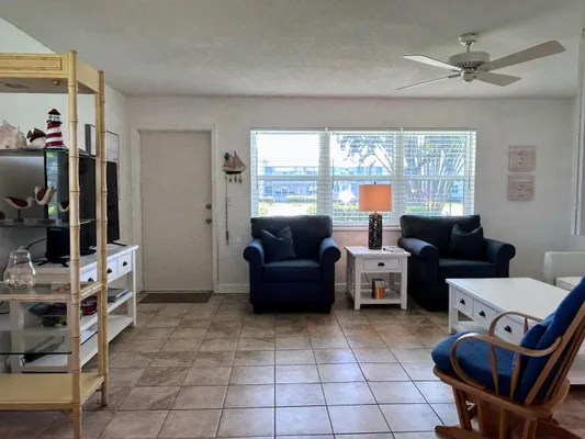Property Slideshow image 2 of 55 | 680 horizons 108, Boynton Beach, FL, 33435