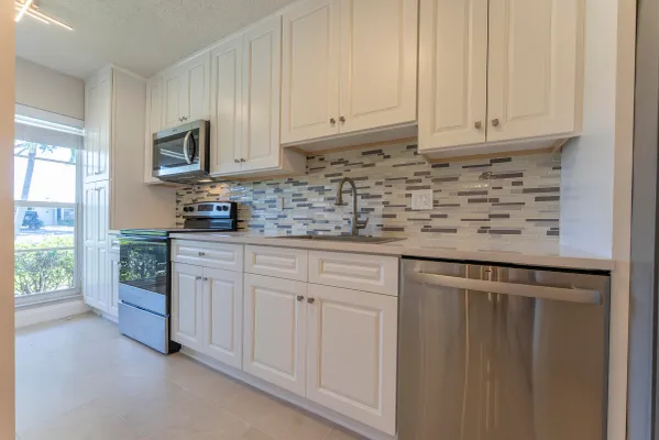 Property Slideshow image 3 of 35 | 2501 del aire blvd 20-b, Delray Beach, FL, 33445