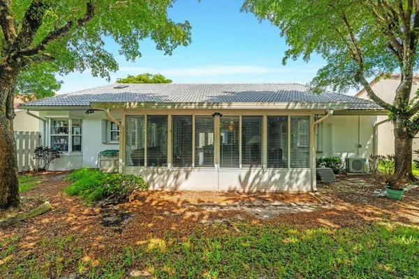 Property Slideshow image 2 of 22 | 8261 lake cypress rd, Lake Worth, FL, 33467
