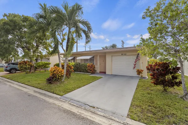 Property Slideshow image 3 of 43 | 1500 nw 70th ln, Margate, FL, 33063