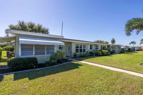 Property Slideshow image 3 of 20 | 250 high point ct b, Boynton Beach, FL, 33435