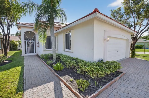 Property Slideshow image 2 of 63 | 8074 bellafiore way, Boynton Beach, FL, 33472