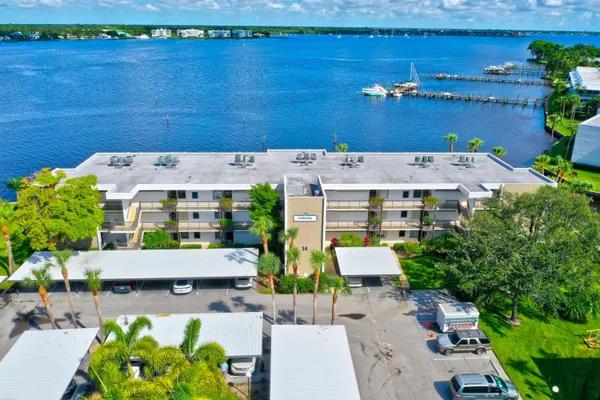 Property Slideshow image 2 of 7 | 1950 sw palm city rd 8307, Stuart, FL, 34994