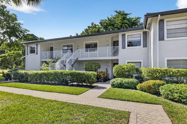 Property Slideshow image 2 of 80 | 10 southport ln b, Boynton Beach, FL, 33436