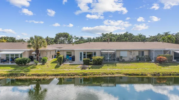 Property Slideshow image 2 of 35 | 8753 bella vista dr # 33, Boca Raton, FL, 33433