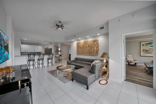 Property Slideshow image 3 of 39 | 12438 crystal pointe dr unit 102, Boynton Beach, FL, 33437