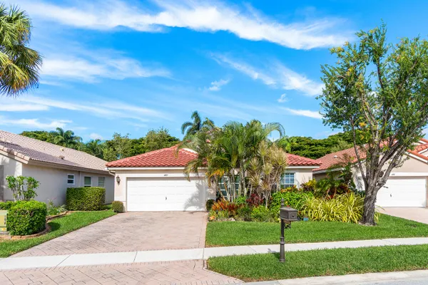 Property Slideshow image 2 of 38 | 6805 sun river rd, Boynton Beach, FL, 33437