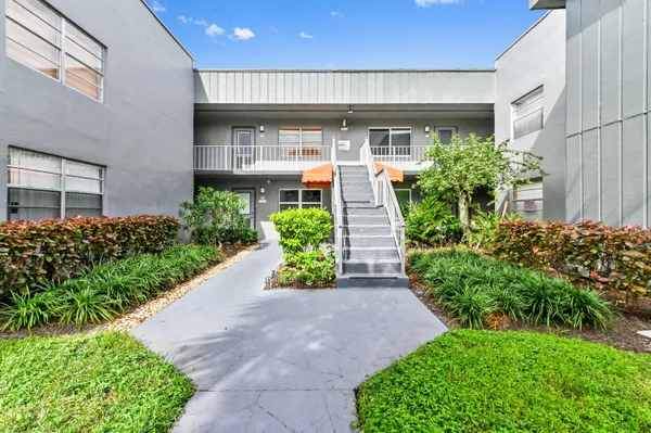 Property Slideshow image 2 of 40 | 878 normandy, Delray Beach, FL, 33484