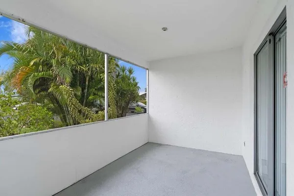 Property Slideshow image 3 of 20 | 5036 alfred dr, West Palm Beach, FL, 33417