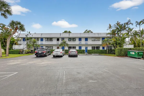 Property Slideshow image 2 of 29 | 2929 se ocean blvd j10, Stuart, FL, 34996