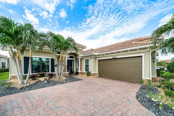 Property Slideshow image 3 of 48 | 9383 cantal cir, Parkland, FL, 33076