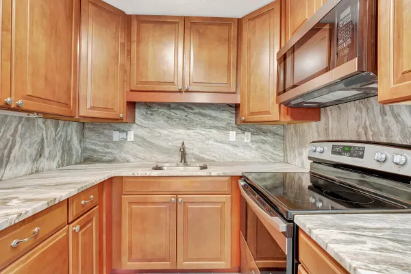 Property Slideshow image 2 of 56 | 445 flanders j, Delray Beach, FL, 33484