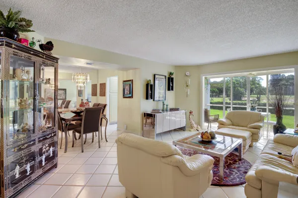 Property Slideshow image 3 of 25 | 3597 birdie dr 106, Lake Worth, FL, 33467
