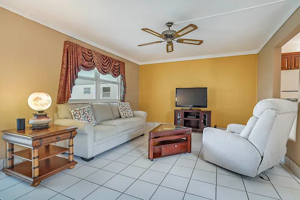 Property Slideshow image 3 of 21 | 643 flanders, Delray Beach, FL, 33484