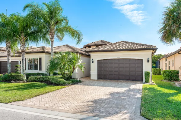 Property Slideshow image 3 of 77 | 8202 alpine ridge rd, Boynton Beach, FL, 33473